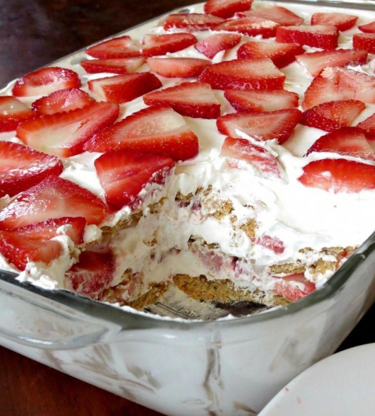 STRAWBERRY CREAM CHEESE ICEBOX CAKE