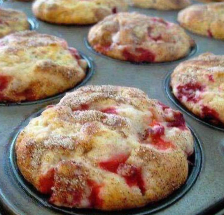 Fresh Strawberry Muffins