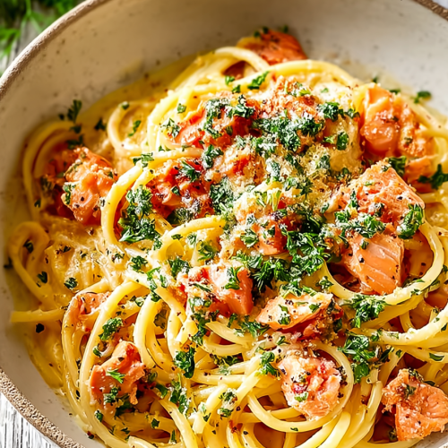 Easy Creamy Salmon Pasta